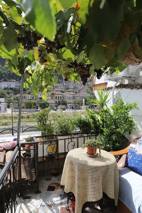 Rum i privatbostad Badejani Room Berat
